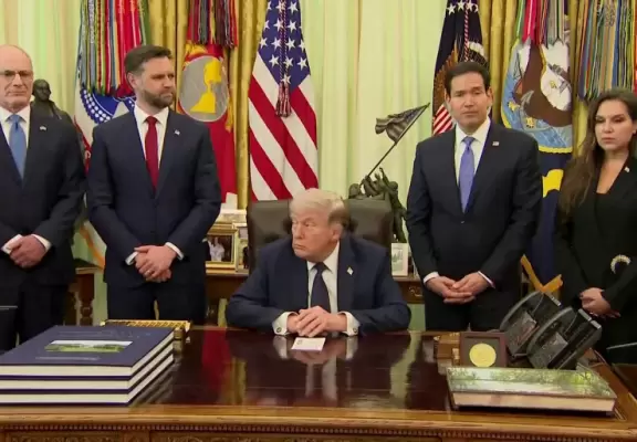 الرئيس الأمريكي دونالد ترمب.webp