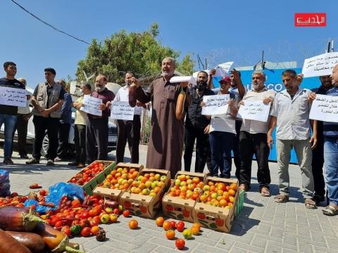 وقفة احتجاجية للمزارعين أمام مقر الأمم المتحدة للضغط على الاحتلال واجباره على رفع القيود على تصدير المنتجات  الزراعية