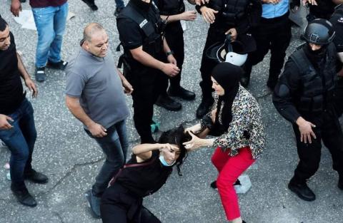 الهيئة المستقلة تدين الاعتداء على المتظاهرين السلميين في رام الله وتطالب القيادة السياسية بالتدخل لإنقاذ الوضع