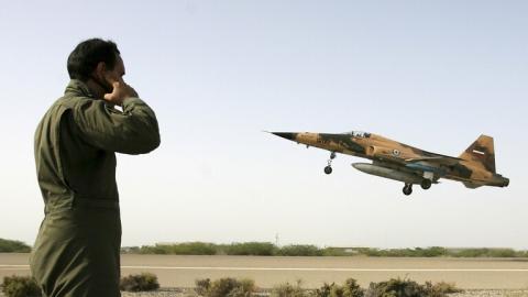 طائرة ايرانية.JPG