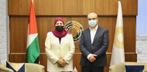 محافظ سلطة النقد يلتقي وزيرة المرأة
