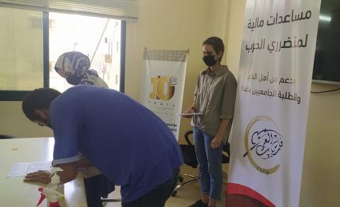 فارس العرب تقدم مساعدات مالية بدعم من أهل الخير والطلبة الجامعيين بكندا