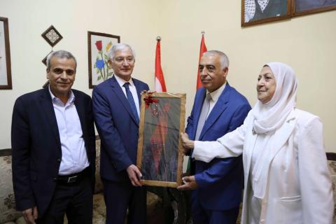 القنصل العام التركي يزور محافظة قلقيلية ويشارك في افتتاح يوم طبي مجاني
