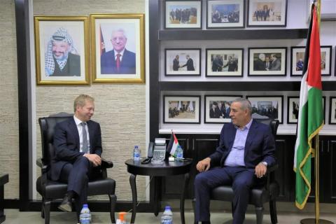 الشيخ يلتقي المبعوث الأوروبي لعملية السلام
