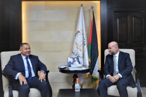 الهباش يستقبل السفير المصري لدى فلسطين