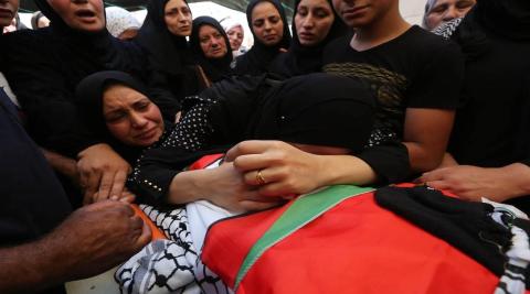  تشييع جثمان الشهيد الشاب شوكت خالد عوض (20 عاما) في بلدة بيت أمر شمال الخليل: تصوير - مشهور وحواح