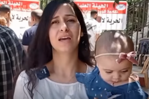 داليا النمورة زوجة الأسير جيفارا النمورة تضرب عن الطعام   