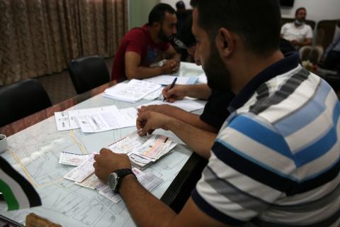 الرقيب أول بوزارة الداخلية في غزة عاهد أبو شعبان يعيد شيكات مفقودة بقيمة قرابة 4 ملايين شيكل لصاحبها، بعد أن عثر عليها بمدينة غزة