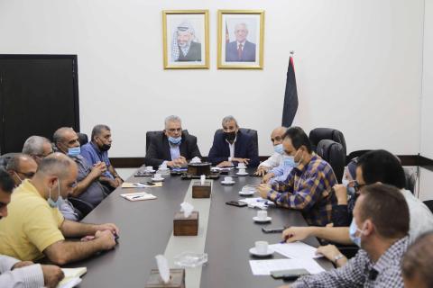 قلقيلية : المحافظ يلتقي رئيس سلطة المياه ويبحث معه أفق النهوض بالواقع المائي في المحافظة