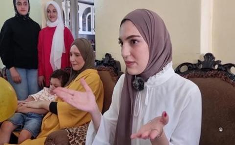 مجد ابنة الأسير محمد طحاينة تتفوق بالتوجيهي