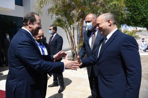 عباس كامل رئيس المخابرات المصرية يستقبل رئيس الوزراء الإسرائيلي نفتالي بينيت في شرم الشيخ