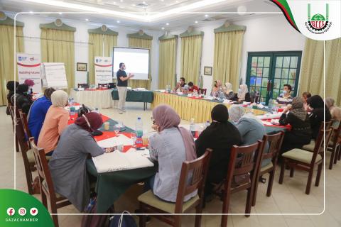 مركز رياديات الأعمال بغرفة تجارة وصناعة محافظة غزة يختتم تدريب ريادة الأعمال السابع