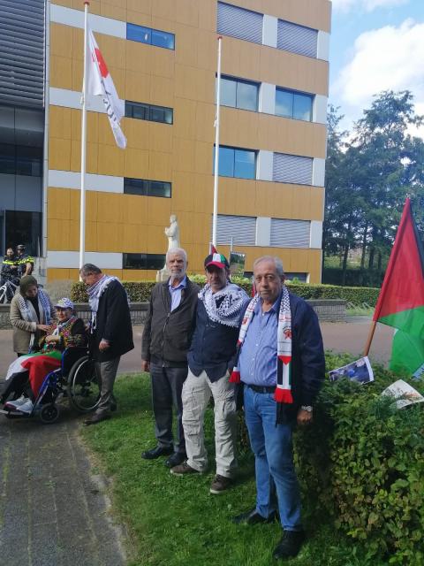 وقفة تضامن مع الأسرى الفلسطينيين أمام مقر الصليب الأحمر1