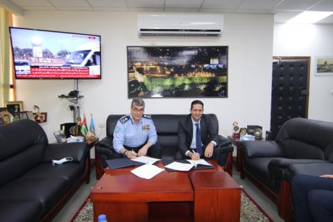 الشرطة وجامعة فلسطين الأهلية توقعان  مذكرة   تعاون وتفاهم