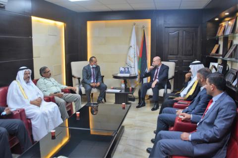 الهباش يستقبل وفدًا من فعاليات مدينة يطا 1