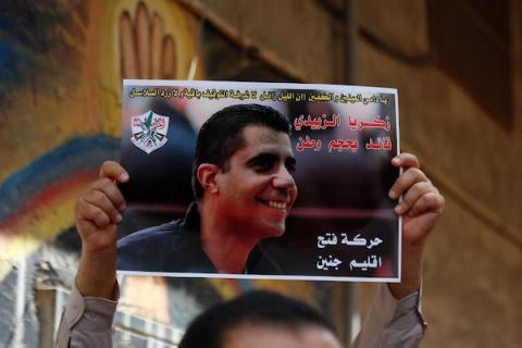 زكريا الزبيدي.. صاحب البشرة المعبقة بالبارود 