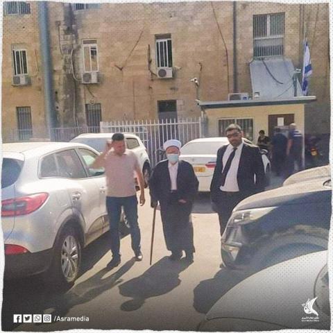 الإفراج عن الشيخ الدكتور عكرمة صبري بعد تحقيق استمر 6 ساعات في مقر سجن المسكوبيه بالقدس