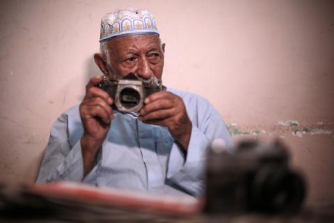 أقدم مصور فوتوغرافي في قطاع غزة حامد الهنداوي