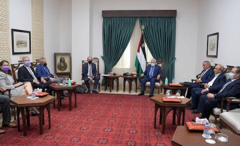 أبومازن يلتقي مساعد وزير الخارجية الامريكي هادي عمرو في رام الله