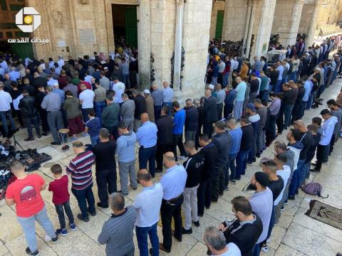 فلسطينيون يؤدون صلاة الجمعة داخل ساحات ومصليات المسجد الأقصى المبارك  5