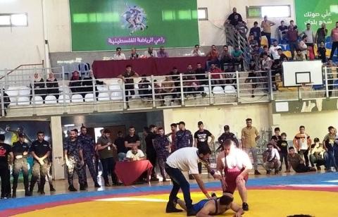 منتخب المصارعة في بطولة محلية