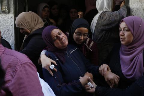 نابلس - تشييع جثمان الشهيد الطفل محمد دعدس (15) عاما، الذي ارتقى برصاص الاحتلال الإسرائيلي يوم أمس خلال مواجهات اندلعت في قرية دير الحطب.