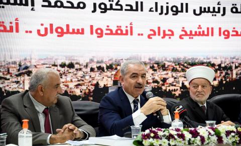 اشتية يلتقي فعاليات محافظة القدس ويطلع على أهم احتياجاتها