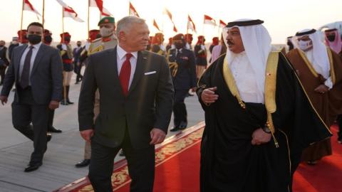 العاهل البحريني الملك حمد بن عيسى آل خليفة ملك مملكة البحرين يستقبل  الملك عبدالله الثاني