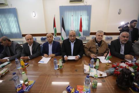 الفصائل الفلسطينية خلال مؤتمر صحفي بمدينة غزة حول قرار وزيرة الداخلية البريطانية حظر حركة حماس 
