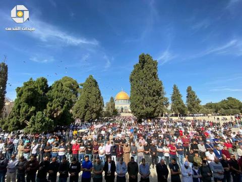 60 ألفا يؤدون صلاة الجمعة والاستسقاء في الأقصى
