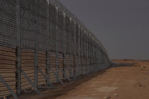 الجيش الاسرائيلي يحتفل الجدار العائق على الحدود البرية والبحرية لقطاع غزة  1