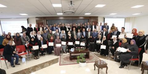 المدرسة الوطنية الفلسطينية تخرج 114 مدرباً  من برنامج التأهيل التحضيري للموظف الجديد