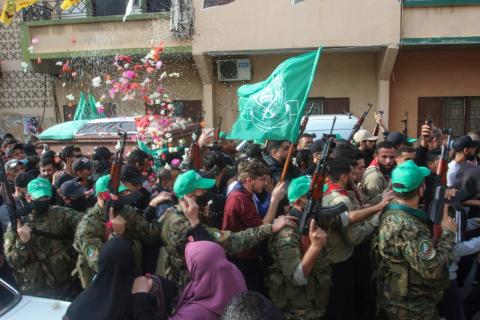 صور من جنازة الشهيد حمزة شاهين في مخيم البرج الشمالي جنوب لبنان  5