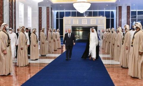 بينيت يصل إلى الإمارات