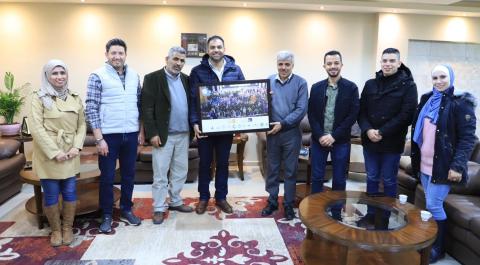 جامعة بوليتكنك فلسطين ومنتدى شارك يبحثان إطلاق الموسم السابع من البرنامج الشبابي تميّز