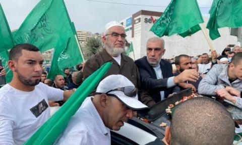 من استقبال الشيخ رائد صلاح بأم الفحم (الأناضول)