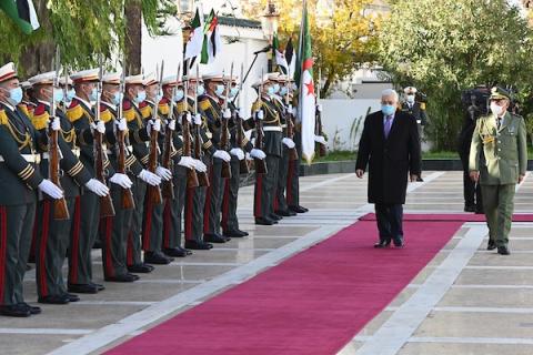     الرئيس الفلسطيني محمود عباس يلتقي الرئيس الجزائري عبد المجيد تبون في الجزائر