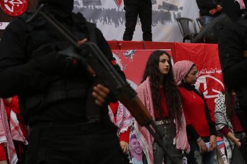  أنصار الجبهة الشعبية لتحرير فلسطين يشاركون في مسيرة بمناسبة الذكرى 54 لتأسيسها في مدينة غزة