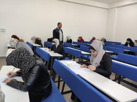 بدء الامتحانات النهائية للفصل الدراسي الأول في جامعة الإسراء