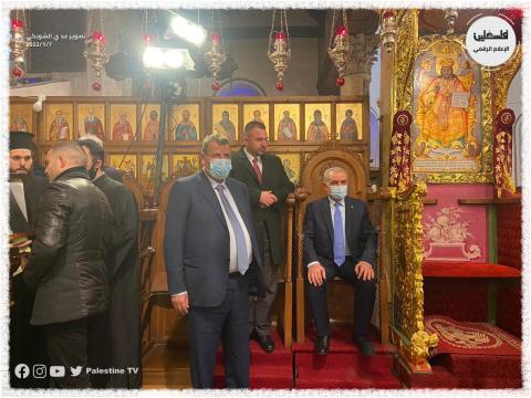 قداس منتصف الليل في كنيسة المهد بحضور رئيس الوزراء محمد اشتية ورئيس اللجنة الرئاسية العليا لمتابعة شؤون الكنائس الوزير رمزي خوري ووزير الداخلية الأردني - تصوير: عدي الشوبكي