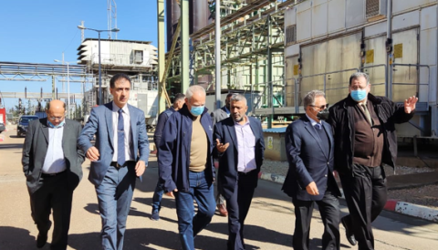 صايل يزور محطة توليد الكهرباء بغزة ويبحث مع طاقمها الفني ترتيبات تشغيلها بالغاز.PNG