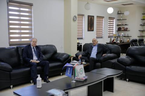 الرجوب يطلع القنصل الفرنسي العام على آخر المستجدات