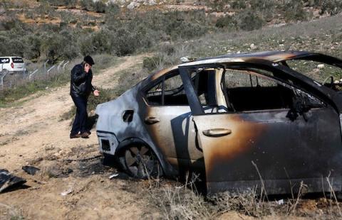 إحراق مركبة متضامين في بورين جنوب مدينة نابلس 