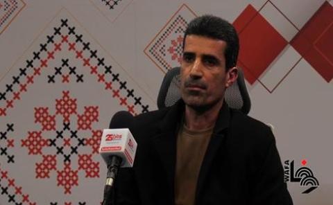 والد الأسير أحمد مناصرة يطالب بعلاج ابنه