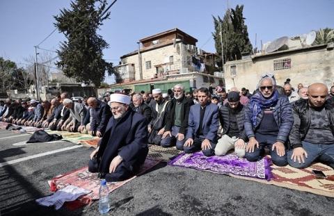 صلاة الجمعة في حي الشيخ جراح  1