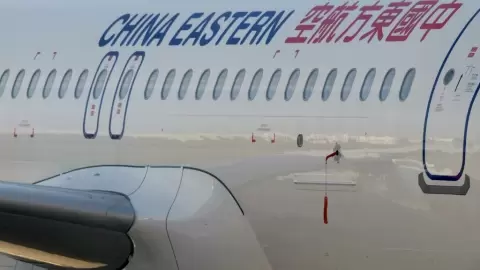شعار شركة طيران شرق الصين على طائرة إيرباص في مركز كولومييه في جنوب غرب فرنسا في 27 أيلول/سبتمبر 2019 باسكال بافاني ا ف ب/ارشيف