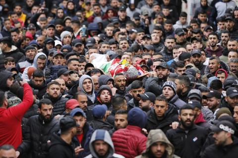 تشييع جثمان الشهيد علاء شحام لمثواه الأخير في مخيم قلنديا شمال القدس