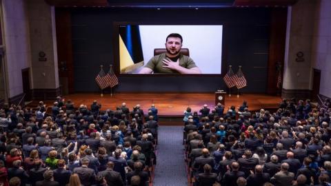 الرئيس الأوكراني فولوديمير زيلينسكي، يخاطب أعضاء الكونغرس الأميركي، 16 مارس 2022. (أ ف ب).jpeg