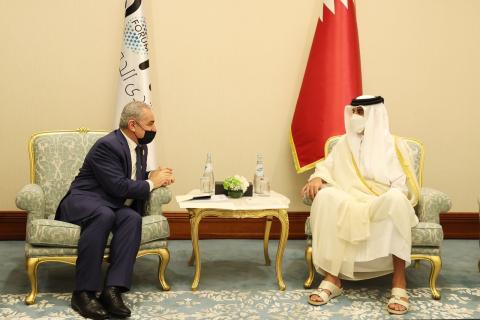 اشتية يطلع أمير قطر على التحديات السياسية والاقتصادية.jpg