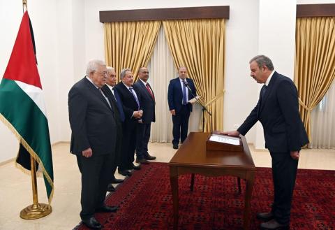 المستشار هاني الناطور يؤدي اليمين القانونية أمام الرئيس محمود عباس رئيسا للمحكمة الإدارية العليا